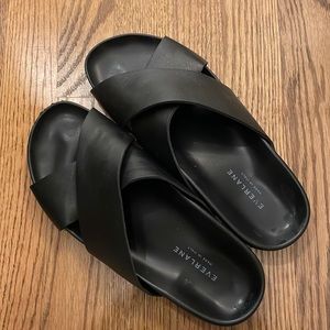 Black Leather Crossover Sanadals